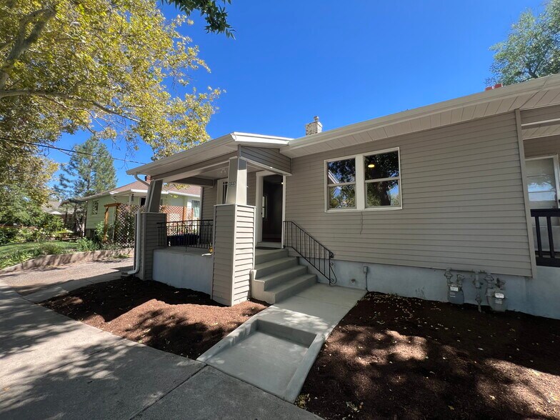 Primary Photo - 1133 S McClelland St