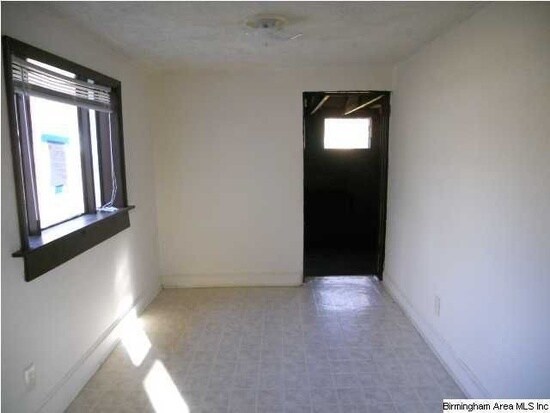 Primary Photo - 1565 Meadow Ct