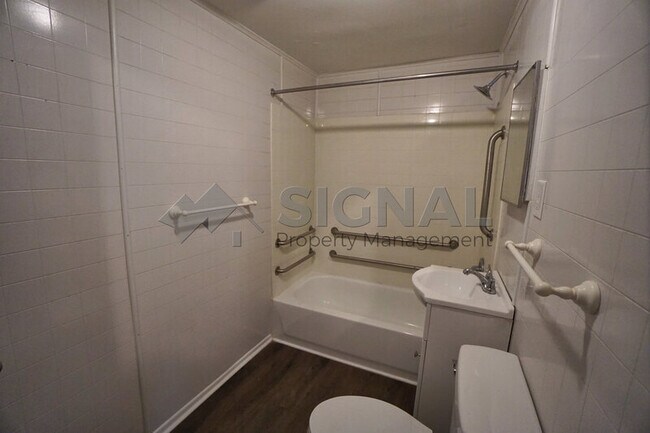 Building Photo - 7619 Henry Ellen Rd