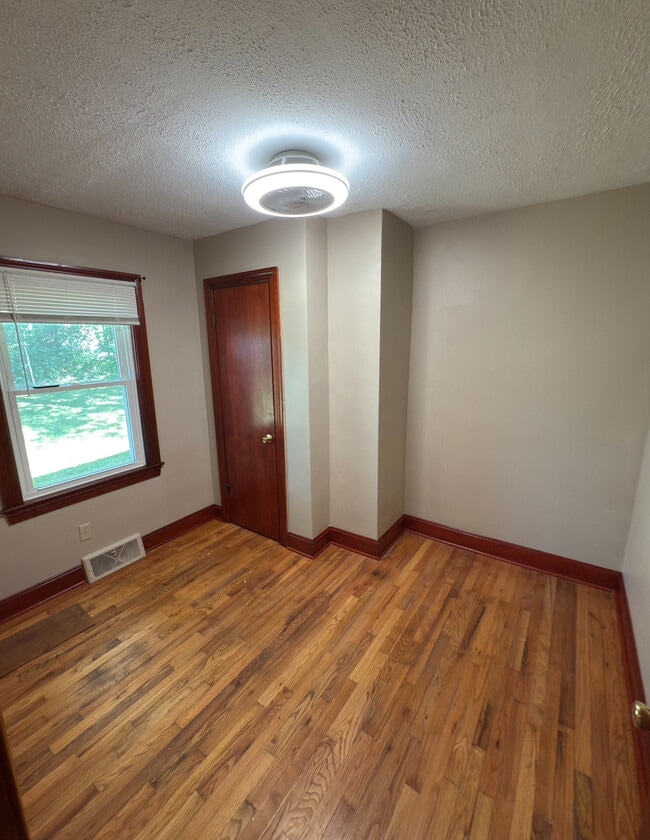 Building Photo - 414 Churchill Ct