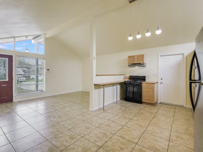 Building Photo - 227 Shin Oak Dr