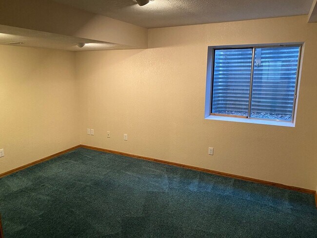 Building Photo - Stroh Ranch Gem