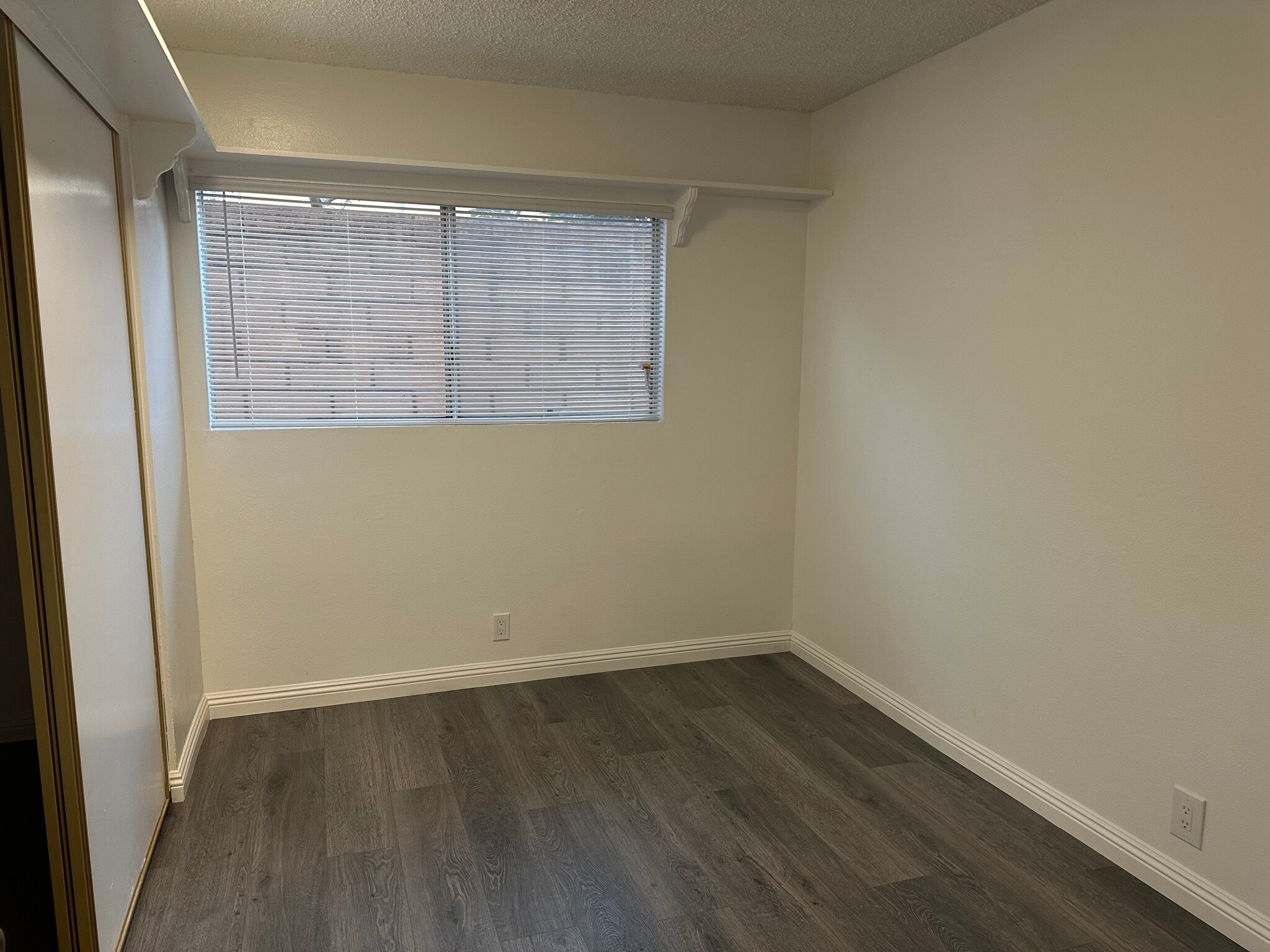 Building Photo - 244 S 10th St