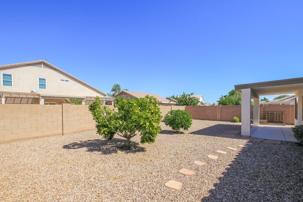 Building Photo - 16038 W Carmen Dr
