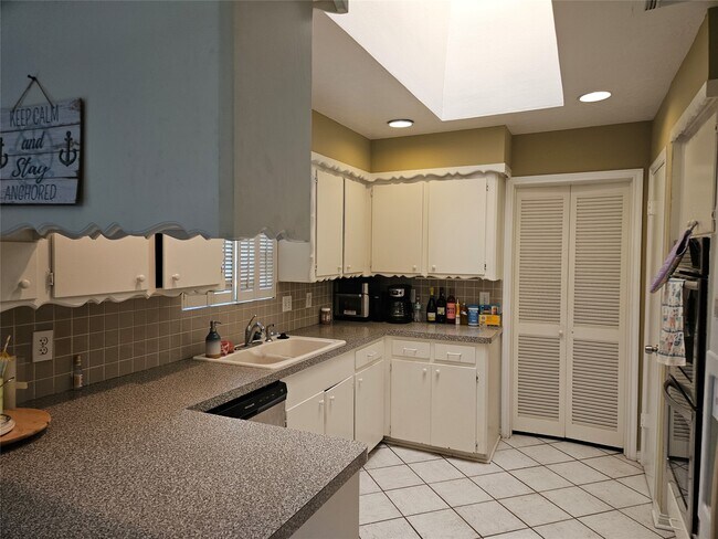 Building Photo - 9231 Stroud Dr