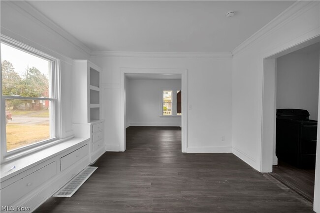 Building Photo - 13609 Edgewood Ave