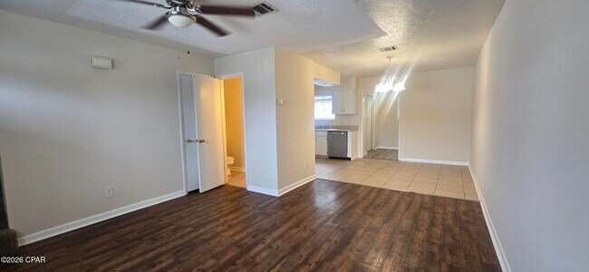 Building Photo - 3910 Venetian Cir