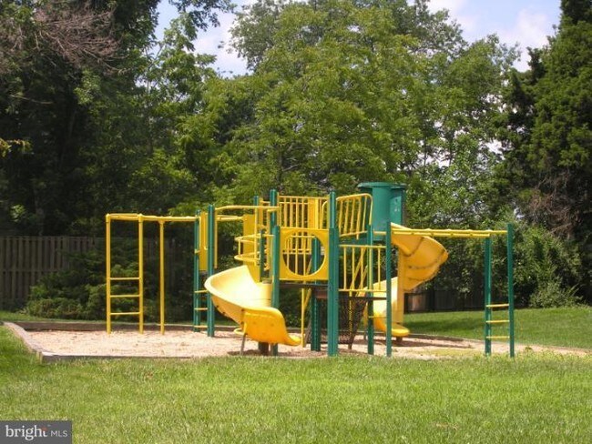 Building Photo - 6612 Forbush Ct