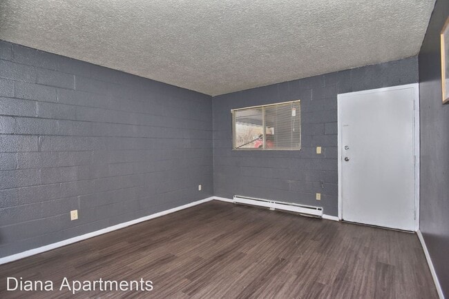 Building Photo - 420 W 11th St