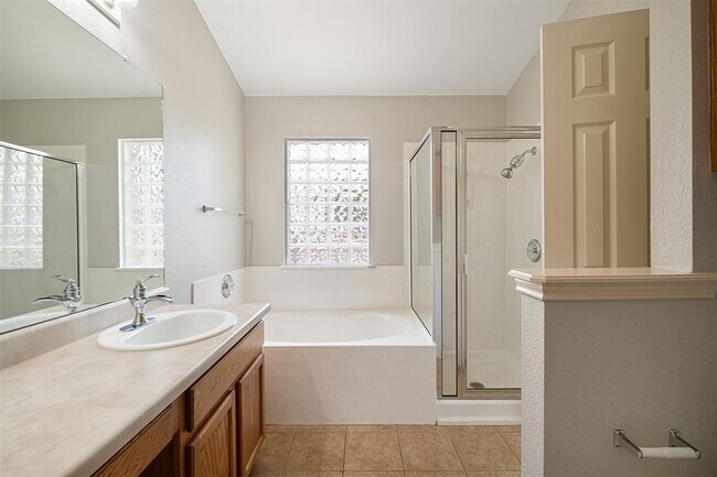 Building Photo - 15020 Hyson Crossing