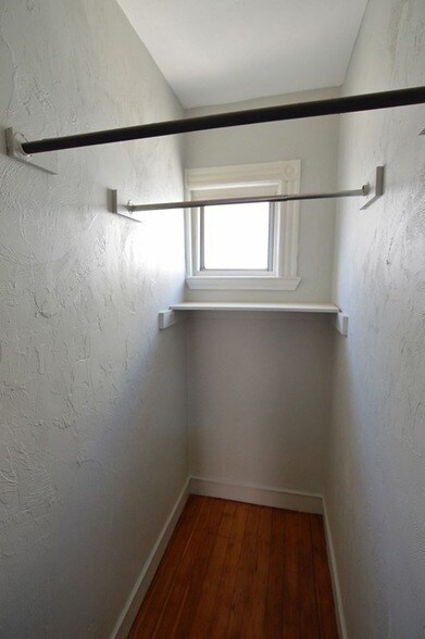 Building Photo - 28 Taft St