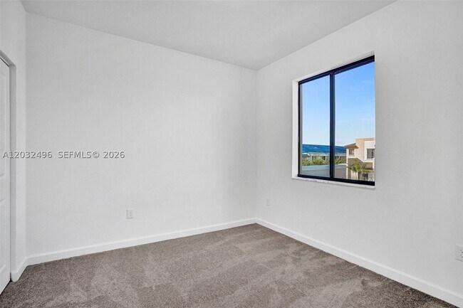 Building Photo - 2542 SE 29th Dr