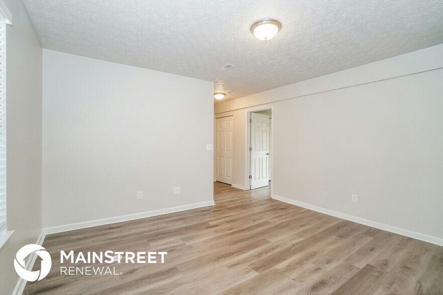 Building Photo - 6875 Winchester Lakes Blvd