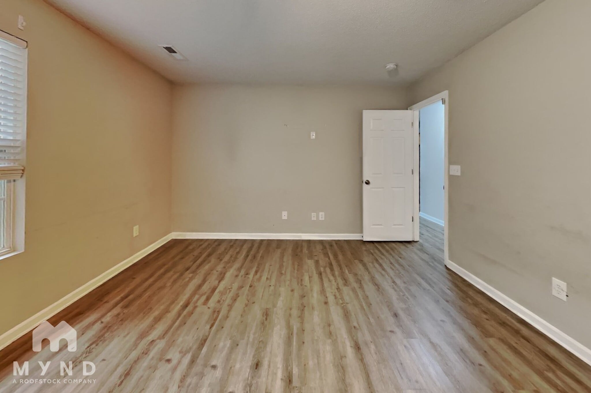 Building Photo - 4076 Clovelly Dr