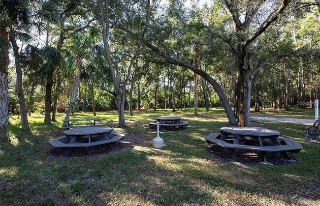 Building Photo - 1400 Gandy Blvd N