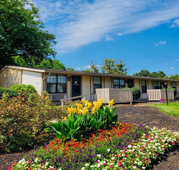 Building Photo - Barrington