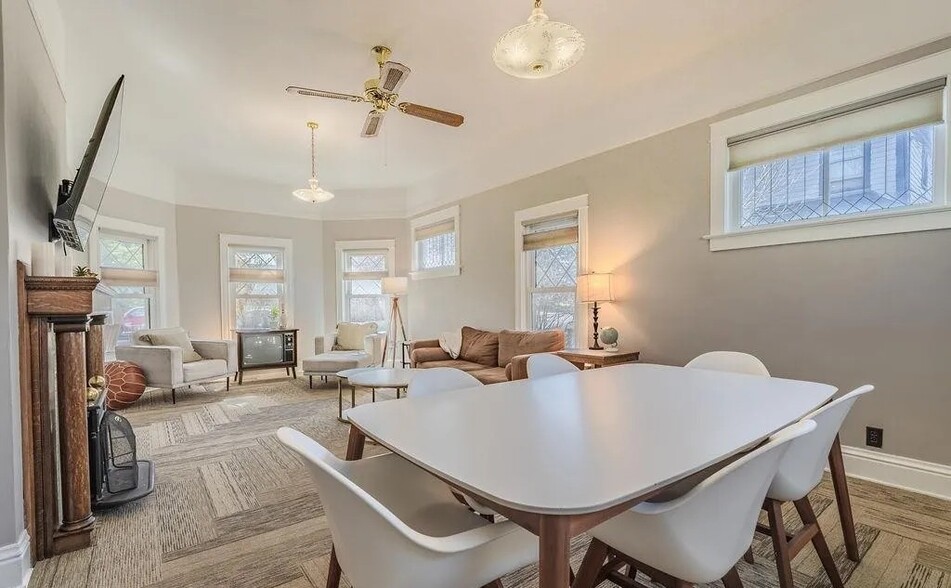 Dining room - 162 N 9th St