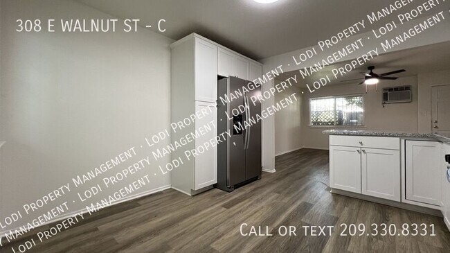 Building Photo - 308 E Walnut St