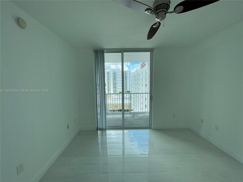 Building Photo - 1250 S Miami Ave