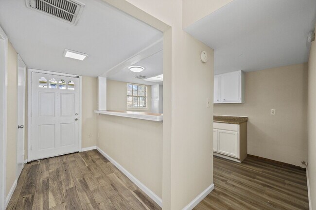 Building Photo - 7236 Crownwest St