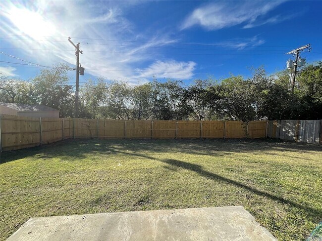 Building Photo - 4601 St Thomas Pl