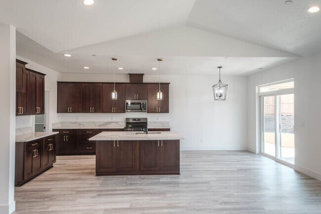 Building Photo - **MOVE-IN SPECIAL** NEW CONSTRUCTION 3BD/2BA HOME IN SILVERTON