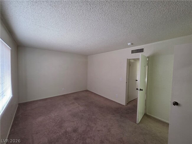 Building Photo - 241 Misty Isle Ln