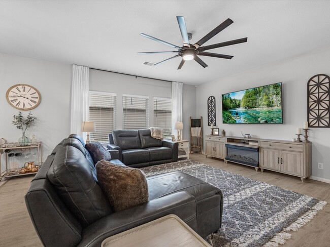 Building Photo - 1123 Station Manor Ln