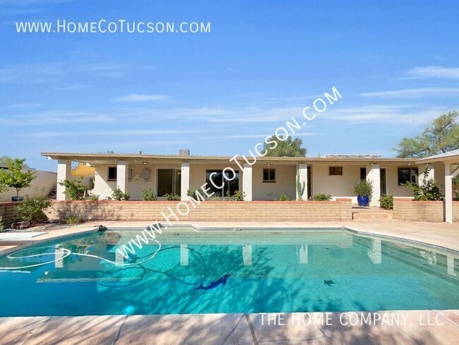 Building Photo - 8628 N Placita Del Cardo