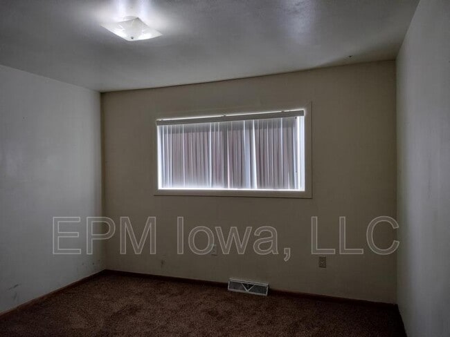 Building Photo - 1423 Starview Dr