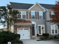 Building Photo - Spacious, Upgraded End-Unit Townhome with ...