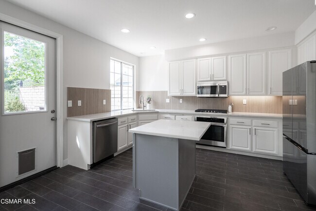 Building Photo - 3109 La Casa Ct