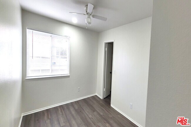 Building Photo - 10000 Hanna Ave