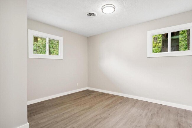 Building Photo - 3409 Barbee Dr