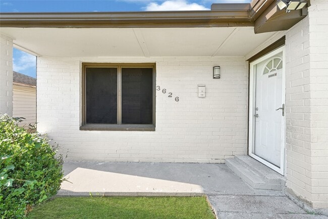 Building Photo - 3626 Yosemite St