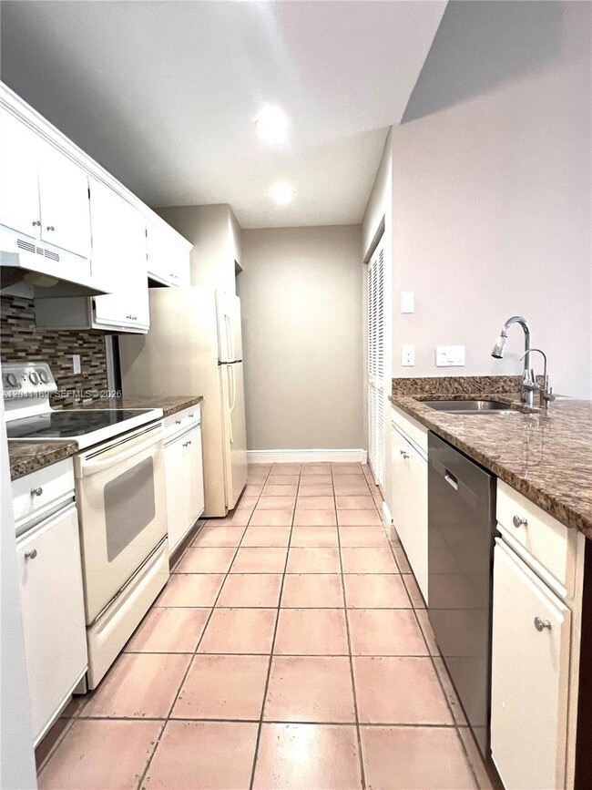 Building Photo - 1077 Goldenrod Rd