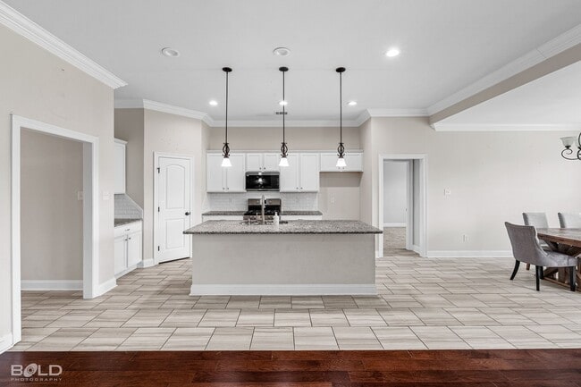 Building Photo - Gorgeous Home For Rent!!