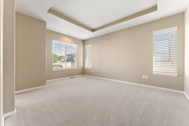Building Photo - The Hearth of Highlands Ranch - 3bed + off...