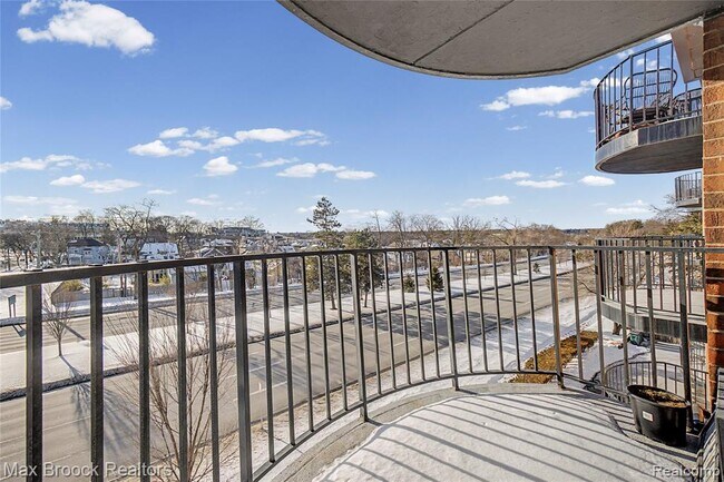 Building Photo - 35300 Woodward Ave