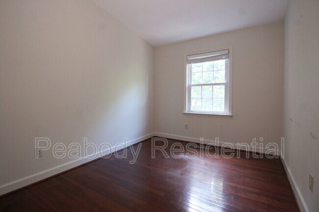 Building Photo - 8027 Merry Oaks Ct