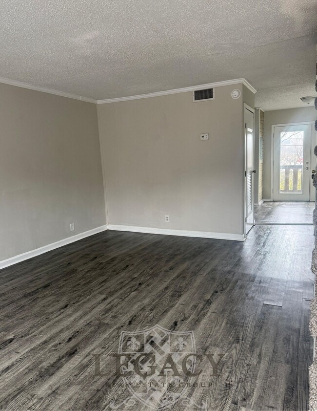 Building Photo - 1073 Harold Dr