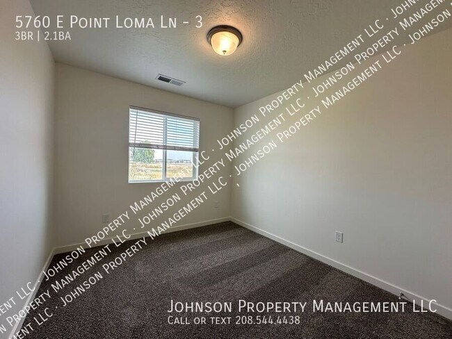 Building Photo - 5760 E Point Loma Ln
