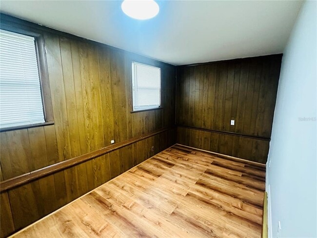 Building Photo - 6033 Balboa Dr