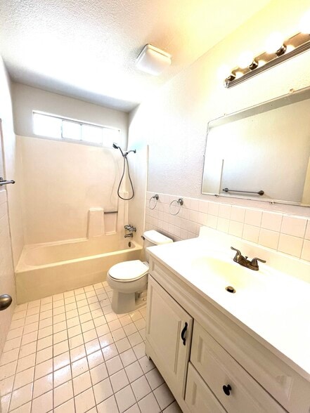 Building Photo - 6688 National Park Dr