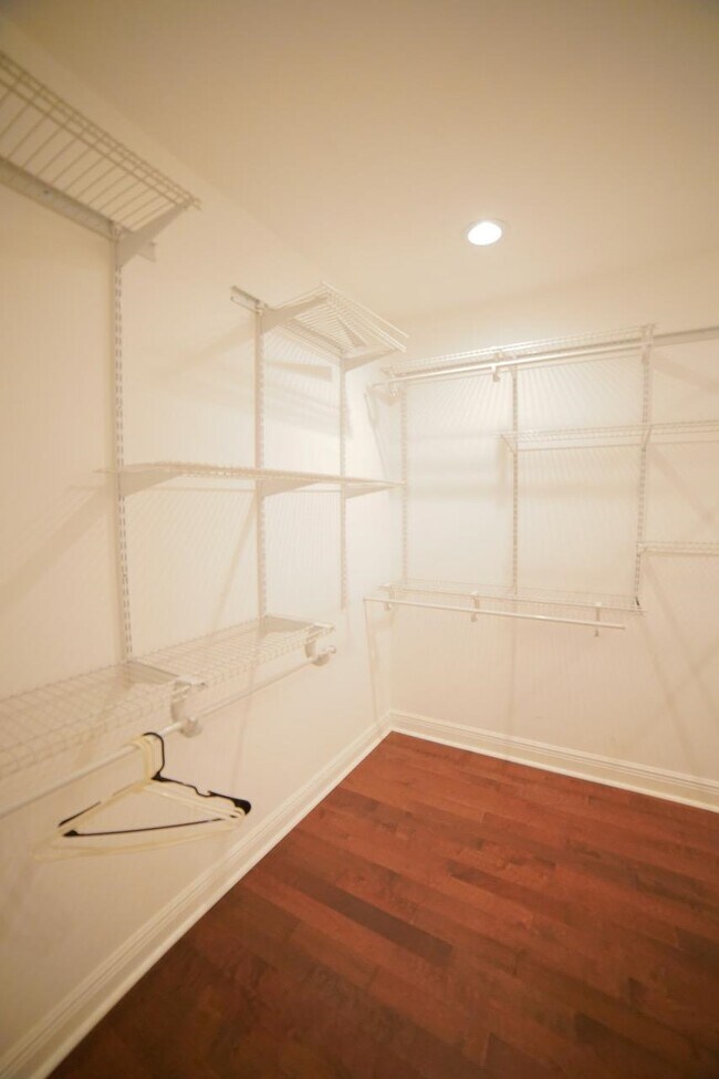 Building Photo - 3384 Barrow Hill Trail