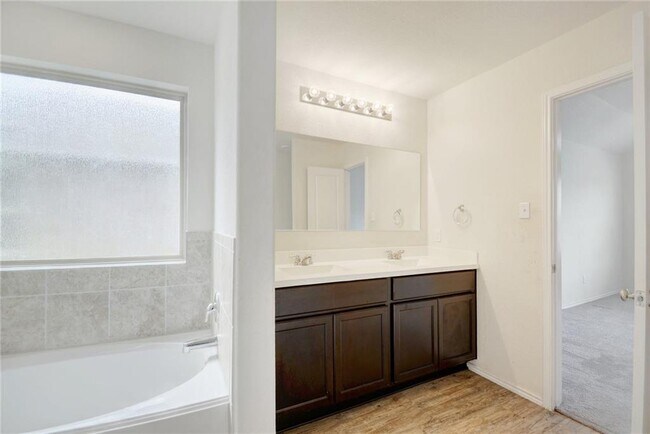 Building Photo - 21716 Windmill Ranch Ave