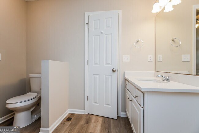 Building Photo - 1041 Crest Ridge Pl SW