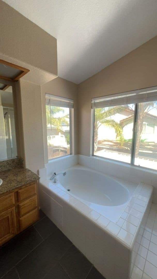 Building Photo - Stunning Moreno Valley Home!