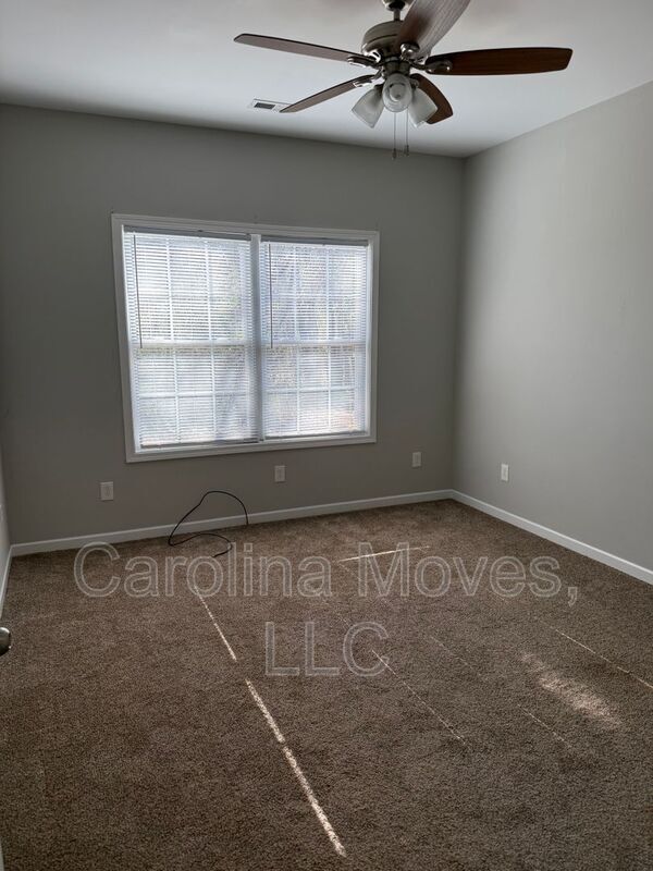 Building Photo - 105 Bismark Dr