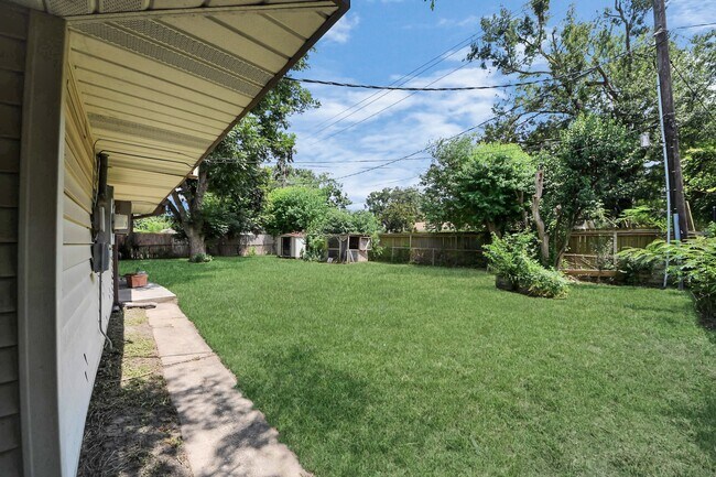 Building Photo - 10206 Catlett Ln